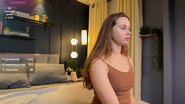 Julie_Rhodes
