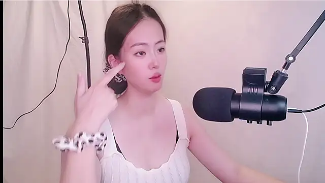 mitowato live cam screenshot female from China on LiveWebCameras – Live Webcams & Video Chat
