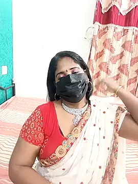 Webcam Model (tamil-aunt)  is live.Free join now!