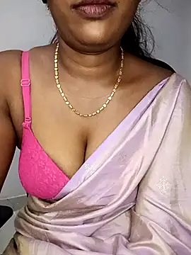 Webcam Model (Tamil_kavinila)  is live.Free join now!
