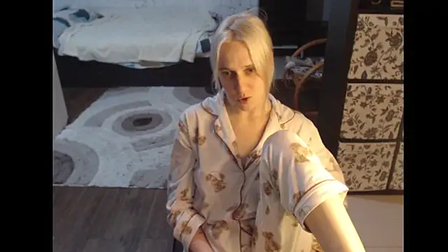 Ur_SweetLuckyGirl777 webcam stripchat model stream image