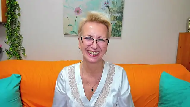iamyourdream89 - Iamyourdream89's free webcam - UK Sex Cams