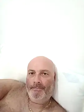 Alexis_Bull