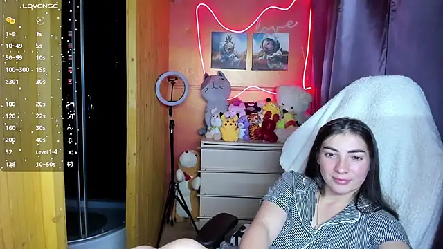 Fiery_Brunette_