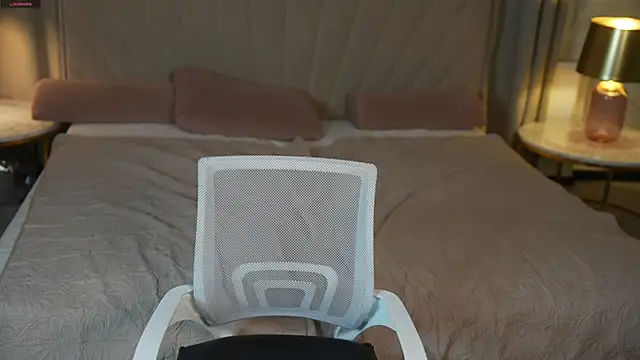 Naomi_054