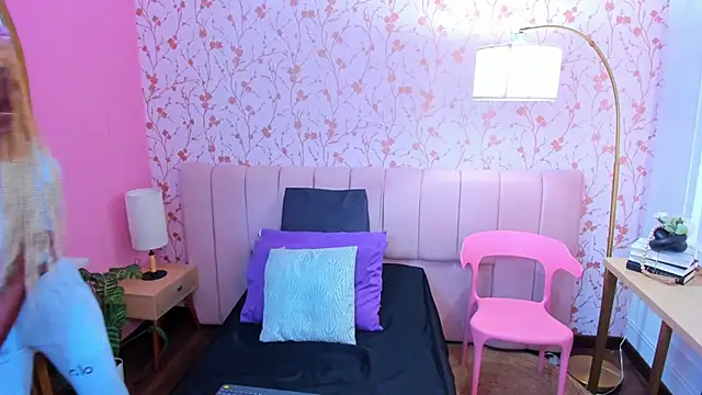  amber-hill chat room