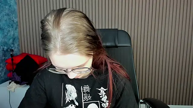 shy_elina01