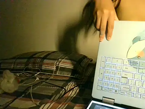 Willbiee webcam stripchat model stream image