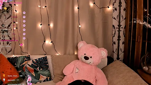  shyina_meow chat room