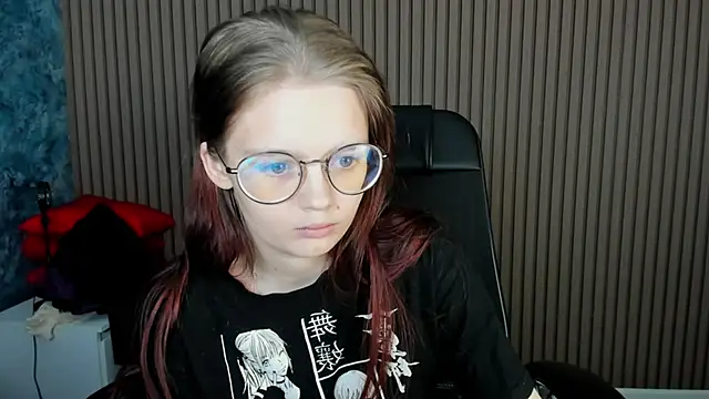 shy_elina01