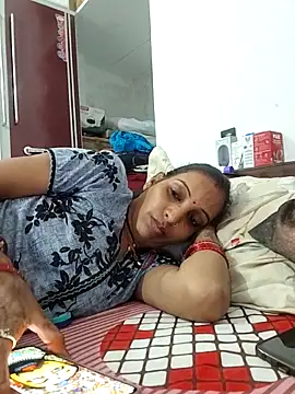 Hotty-Nidhi