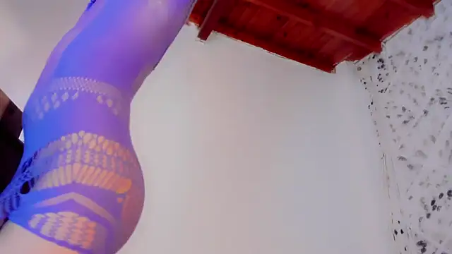MIA_HOT23CM_S7S