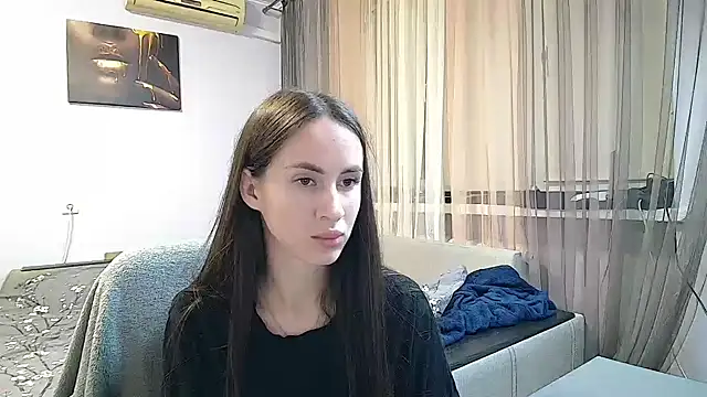 Chloe_Skims