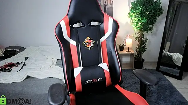 Emmi_crystal