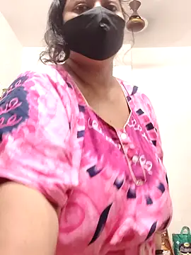 Webcam Model (zeepe19)  is live.Free join now!