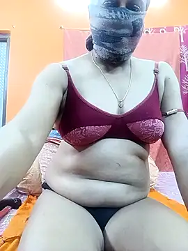 Webcam Model (Hotpuja25)  is live.Free join now!