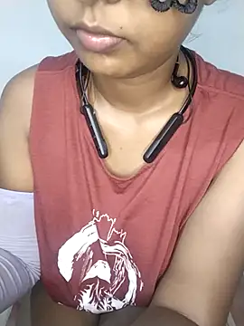 Ashugril_hot