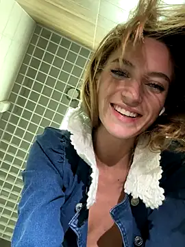 -AngelAri-
