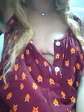 Webcam Model (YourFulki)  is live.Free join now!