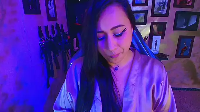 cherryy_bombshelll