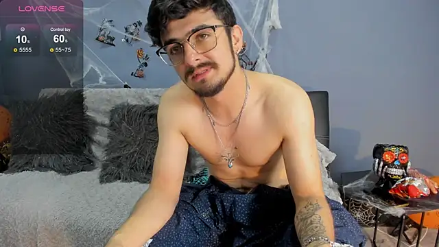 aaronfuentes7 - AaronFuentes7's free webcam - UK Sex Cams