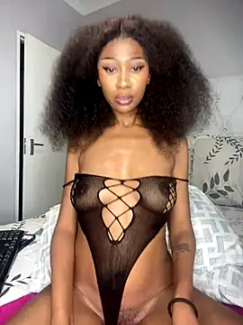 Webcam Model (Rare_DiamondxX)  is live.Free join now!