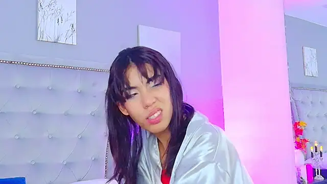 BellaHarper1