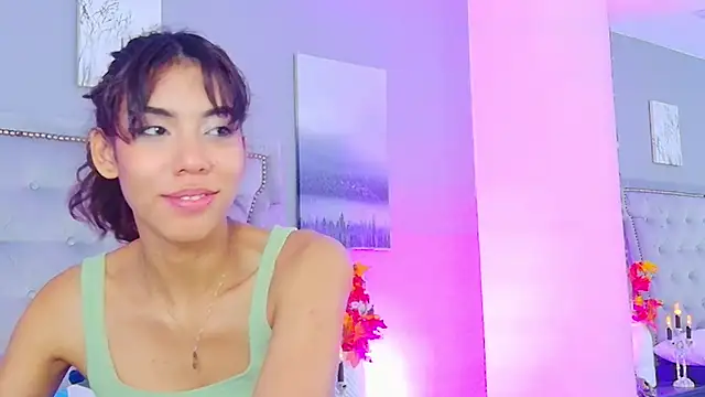 BellaHarper1