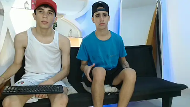 THREE_GUYS_HOT