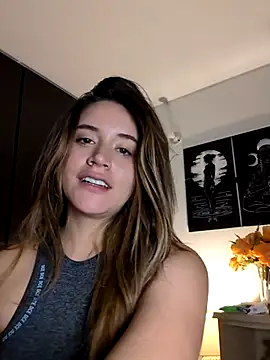 Webcam Model (maliciaworld)  is live.Free join now!