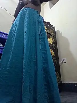 Webcam Model (Noughty-sexy)  is live.Free join now!