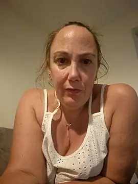 Webcam Model (Wisie_Cutie)  is live.Free join now!