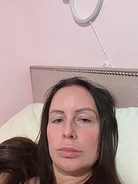 Webcam Model (nightingale27)  is live.Free join now!