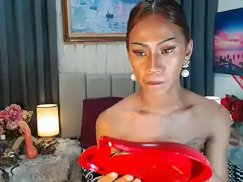 Tarah_Ebony