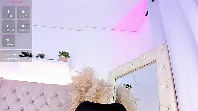 mia_juicy_
