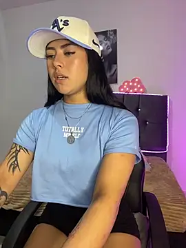emily_22x