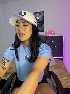 emily_22x