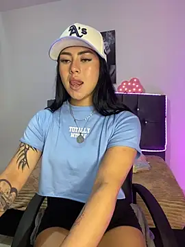 emily_22x