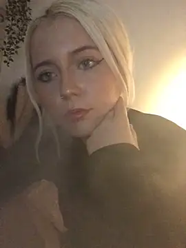 Blondie_Sofia_Essexbabe