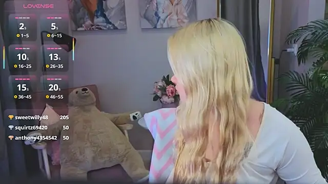 Millie_Vanillies webcam stripchat model stream image