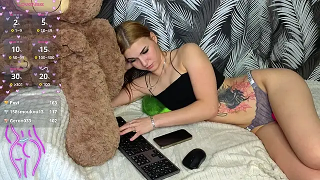 Hellen_Moore