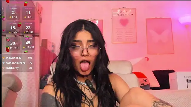  Hinataw33d01 chat room