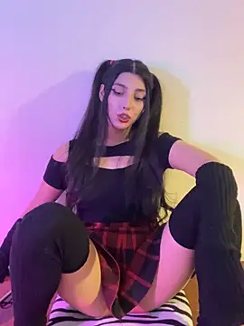 Webcam Model (Felicia_smok3)  is live.Free join now!