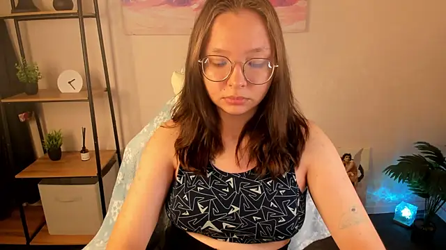 Nuura_Moore