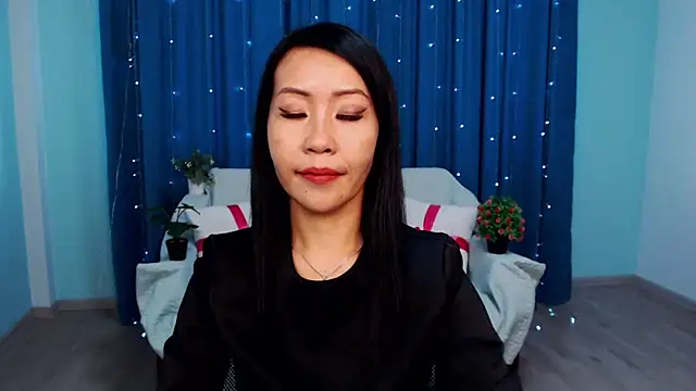 liapak - LiaPak's free webcam - UK Sex Cams
