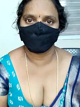 Webcam Model (vintage-vibs)  is live.Free join now!