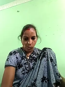 hotty-nidhi