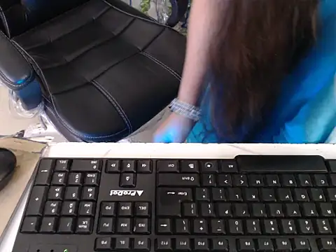 anika_bold