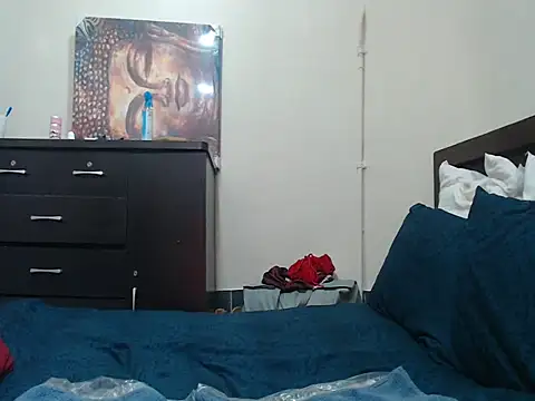 VoluptuousXX5
