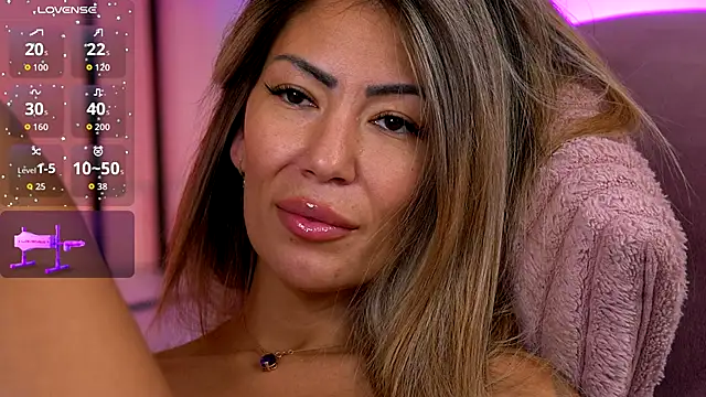 SophiaPotts from StripChat is Freechat